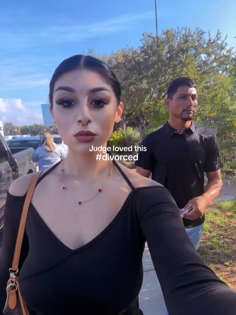 @Victoria González