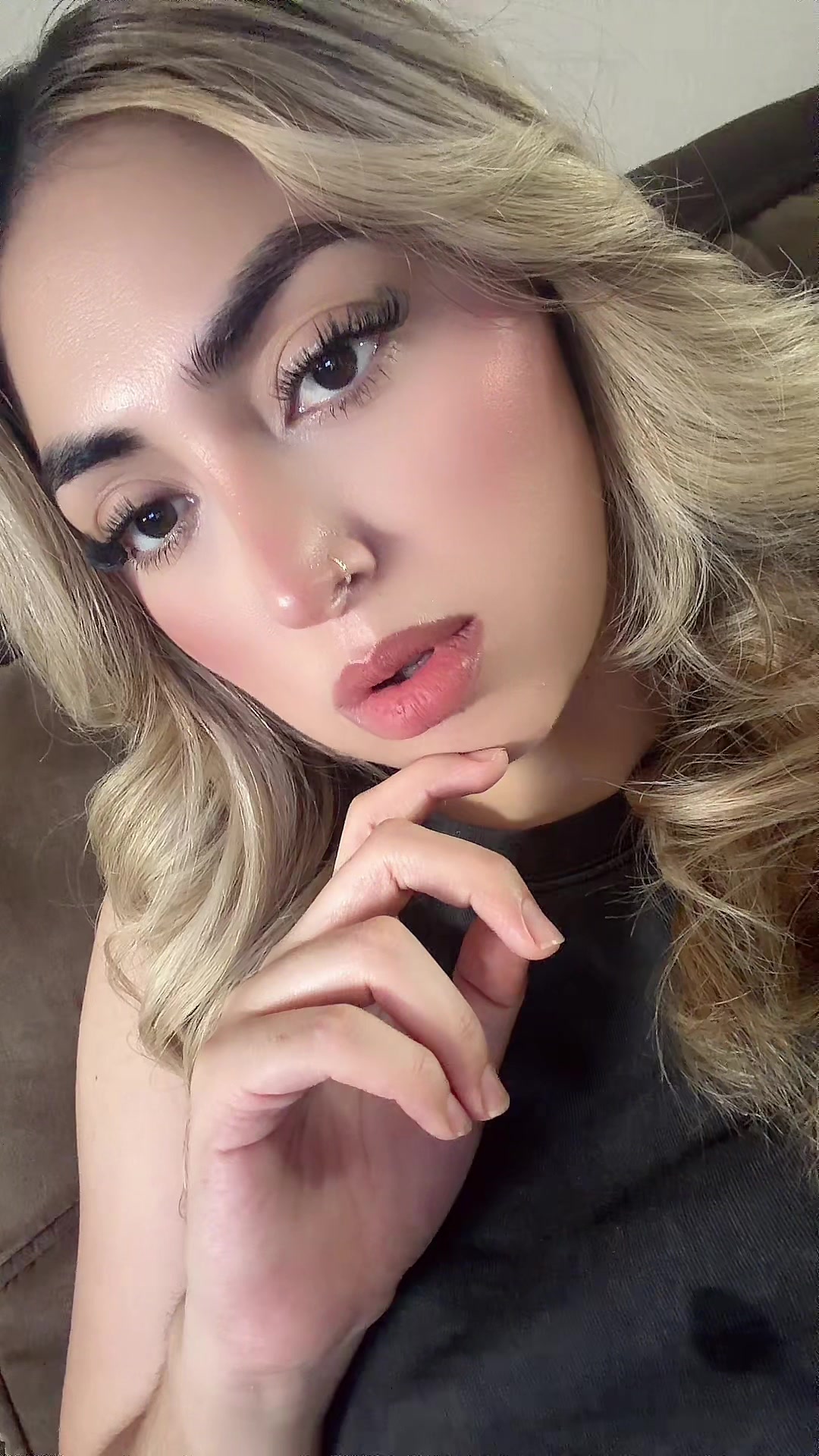 @Adrianna ᥫ᭡ ִֶָ𖤐