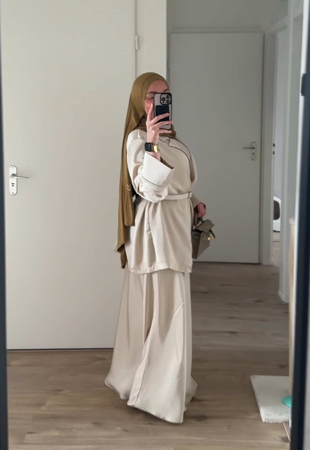 @SellieBelie🌻