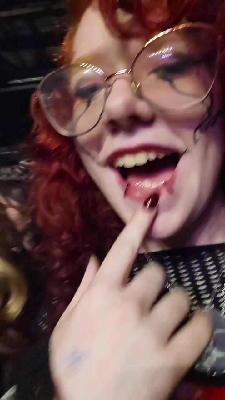 @Rori💜🤘