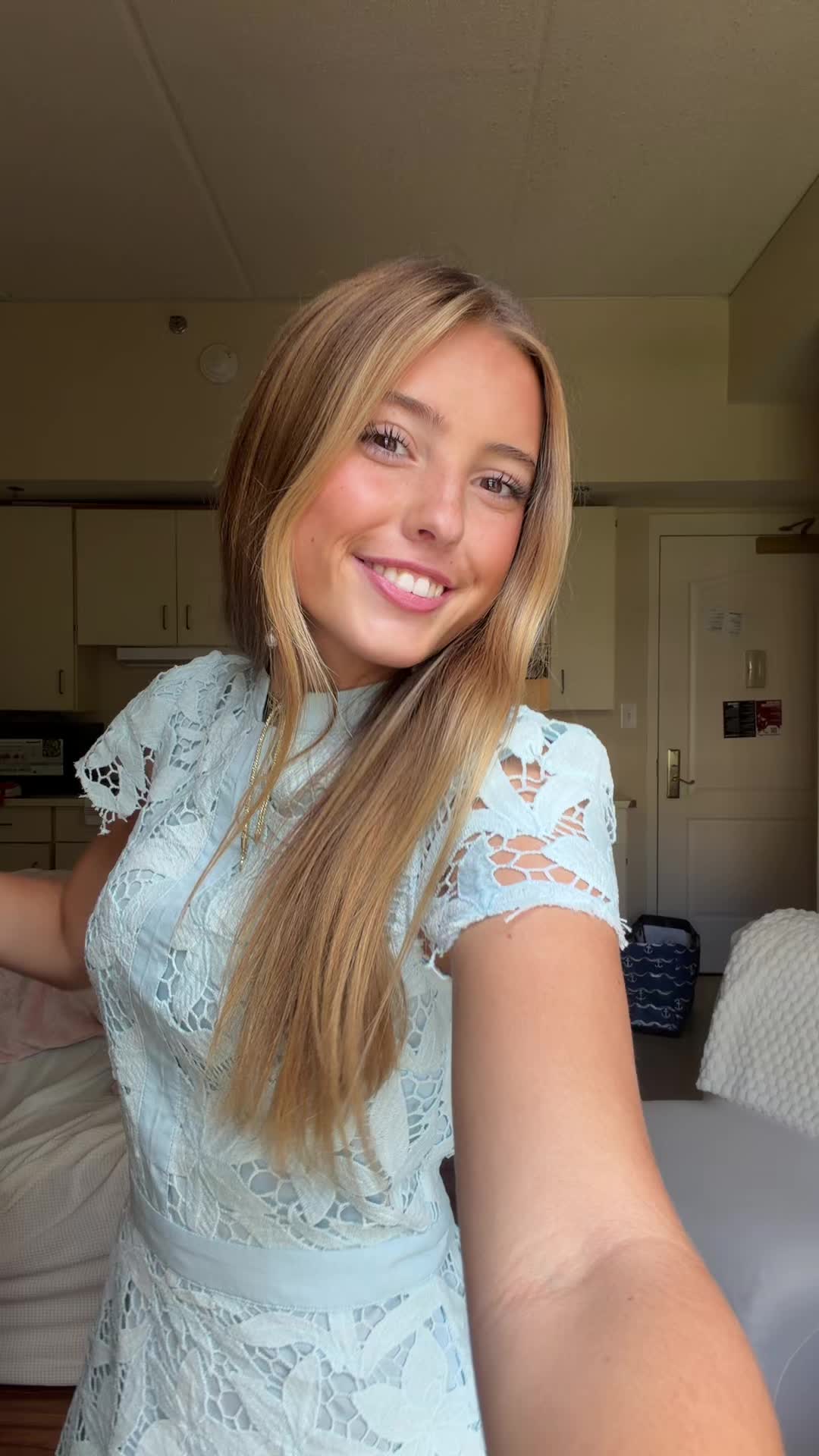@🦄