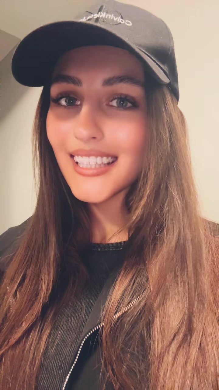 @ANDREEA 🤍