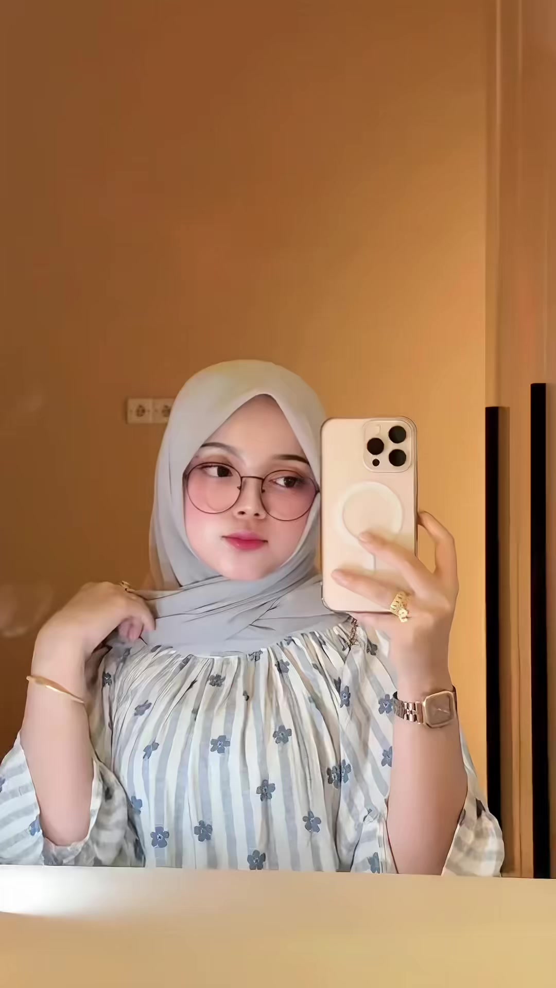 @cutkina_