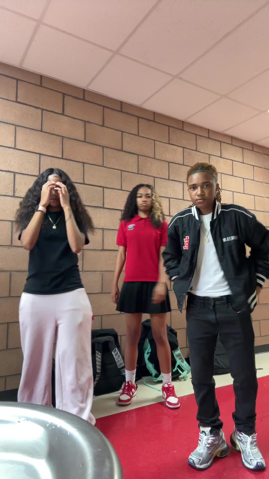 @𝒶𝓎𝓈𝒾𝒶
