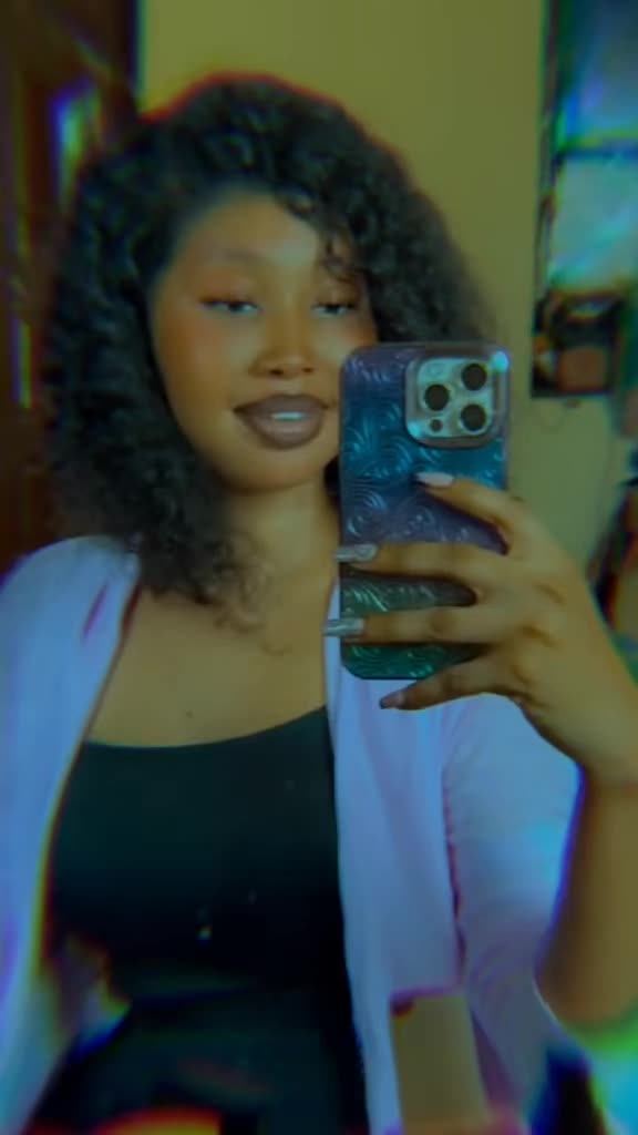 @Queena_manu