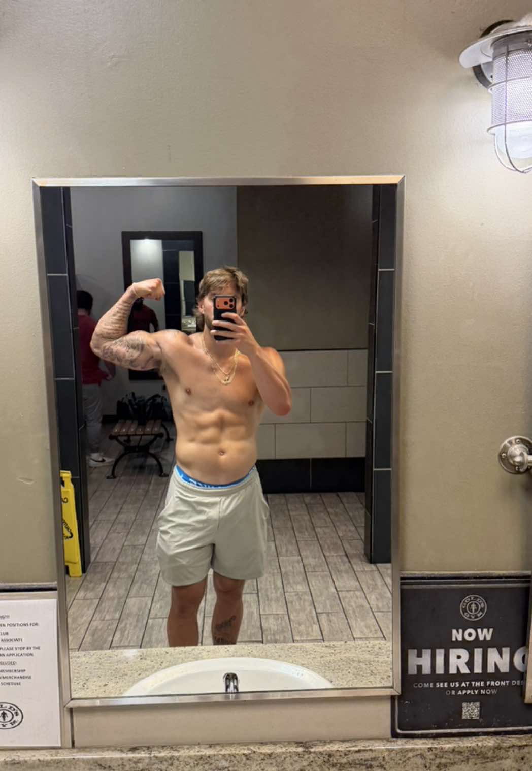 @Johnnie Biceps