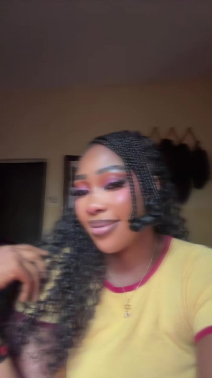 @Curvywini:)ᥫ᭡🎀🦋💕