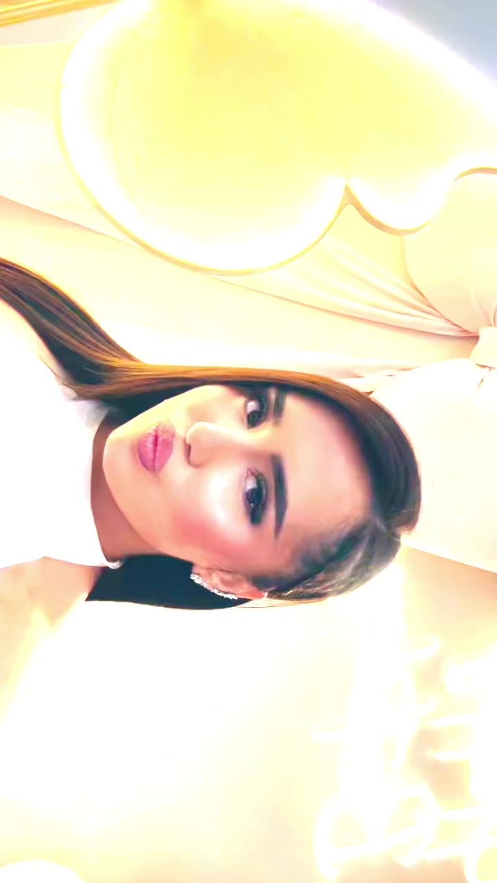 @𝐚𝐧𝐭𝐨𝐧𝐢𝐧𝐚
