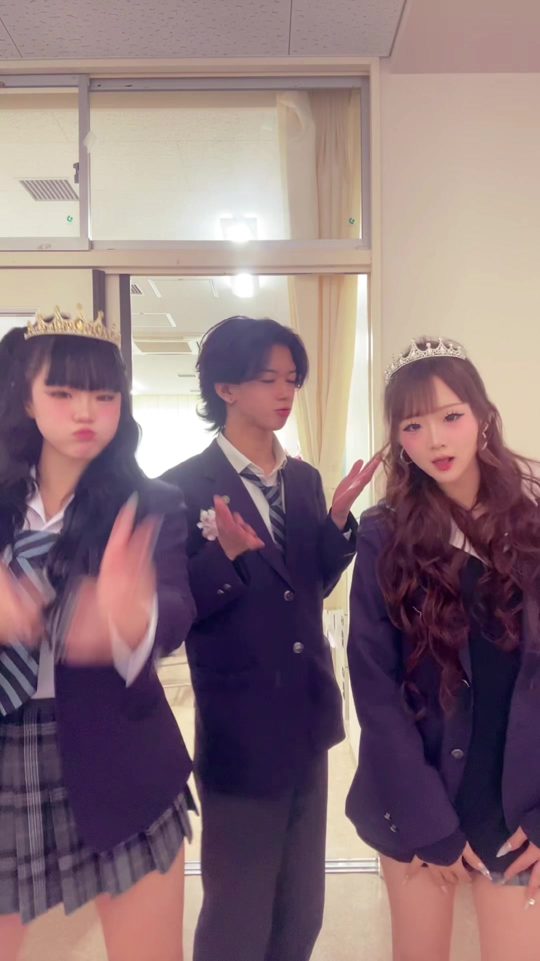 @ひな