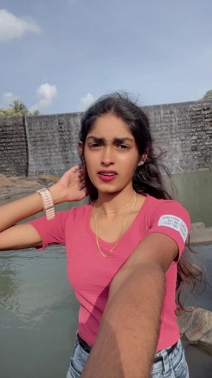 @𝓐𝓫𝓱𝓲 𝓰𝓲𝓻𝓵 🕊️❤️🩹