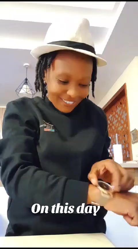 @MARY K 🦋🦋❤️