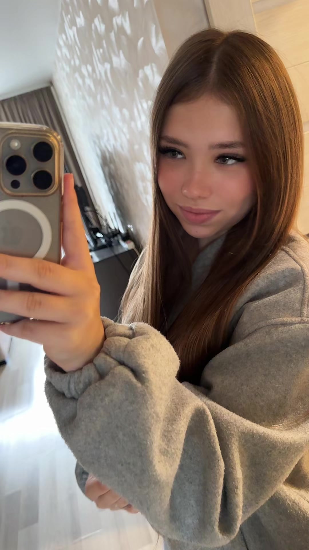 @Лемурова
