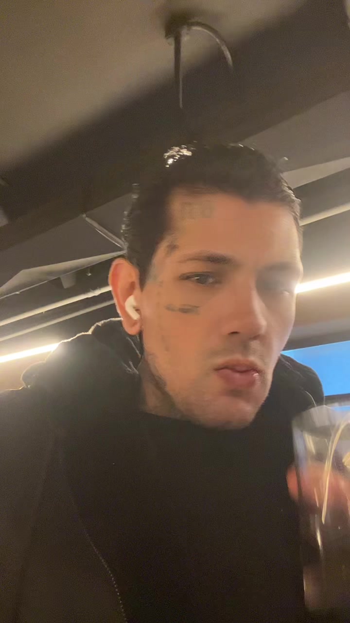 @𝙄&ensp;𝙕&ensp;𝙐&ensp;𝙈&ensp;𝙀&ensp;𝘿 8