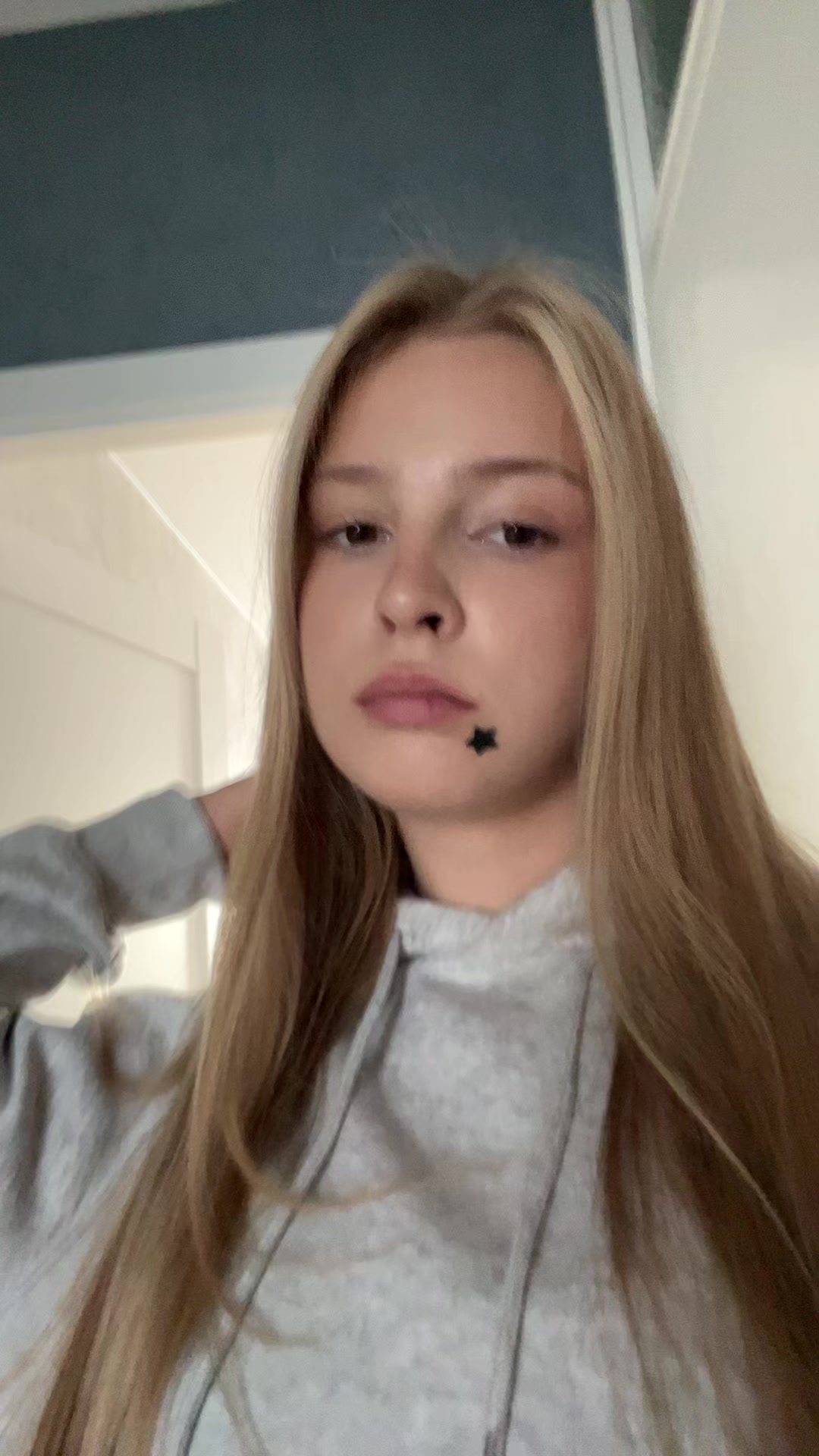 @𝐠𝐨𝐬𝐬𝐢𝐩 𝐠𝐢𝐫𝐥