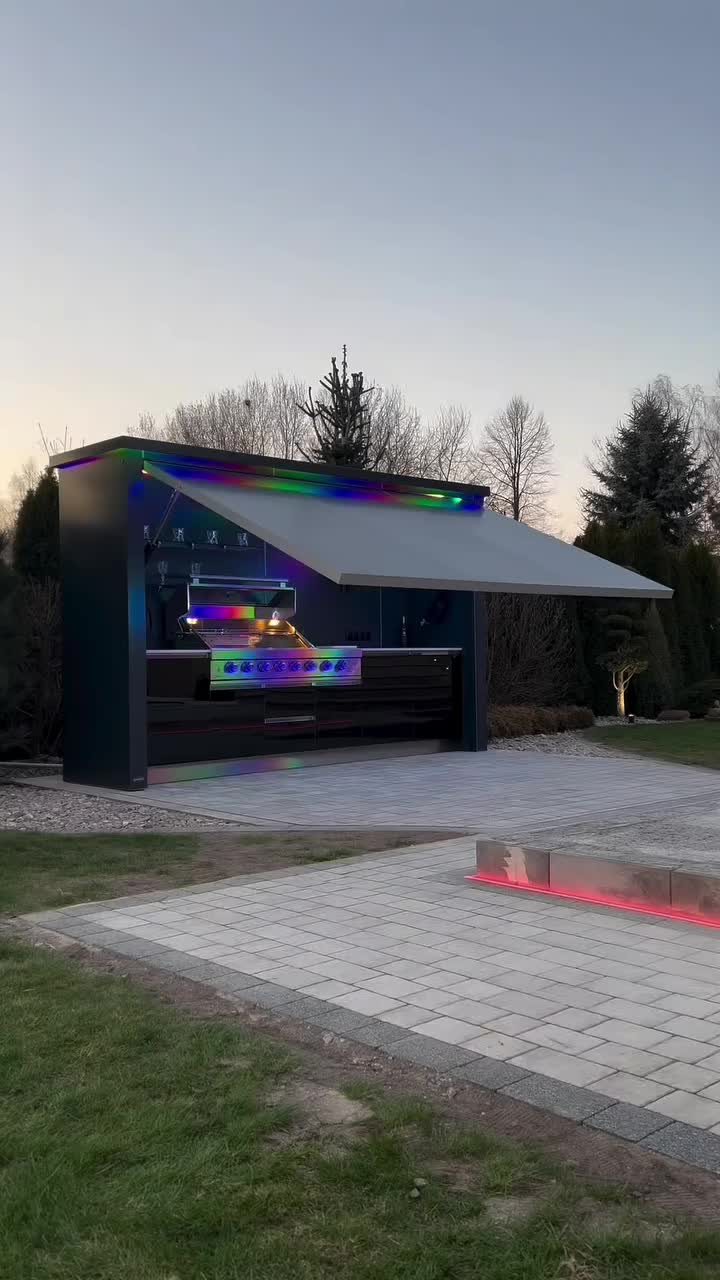 @Grilluxe Outdoor Kitchens