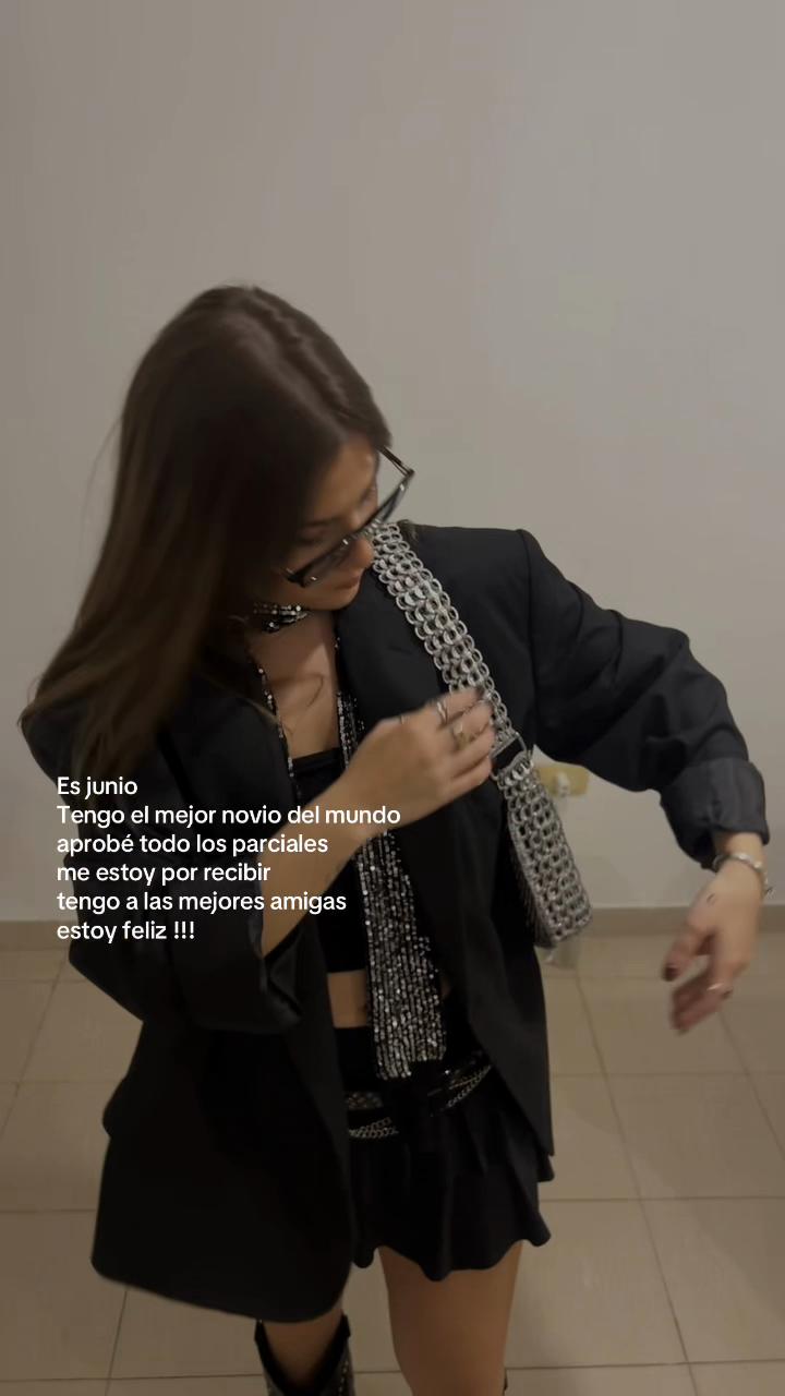 @Caro_zamiii🖤🖤