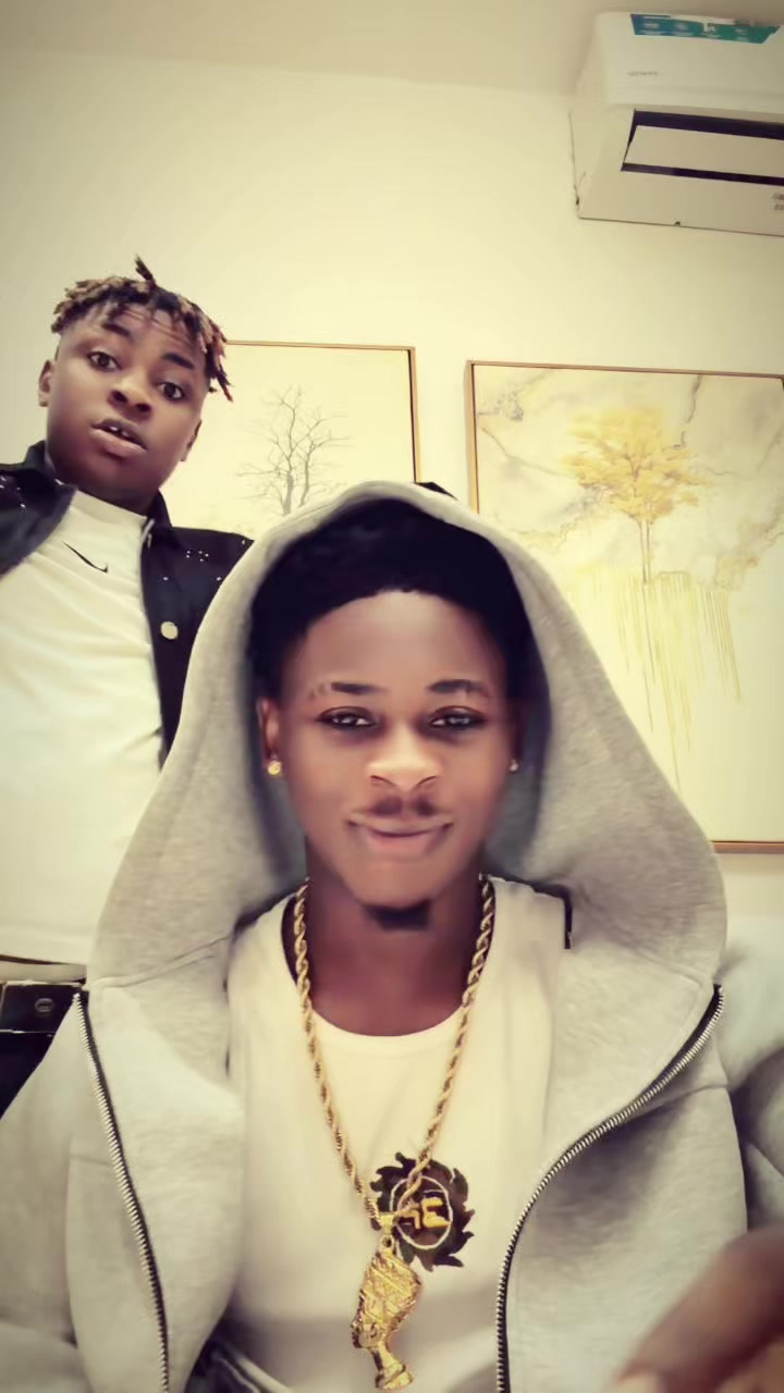 @ᴀᴅᴇʏᴇᴍɪ 🤴🏾💚