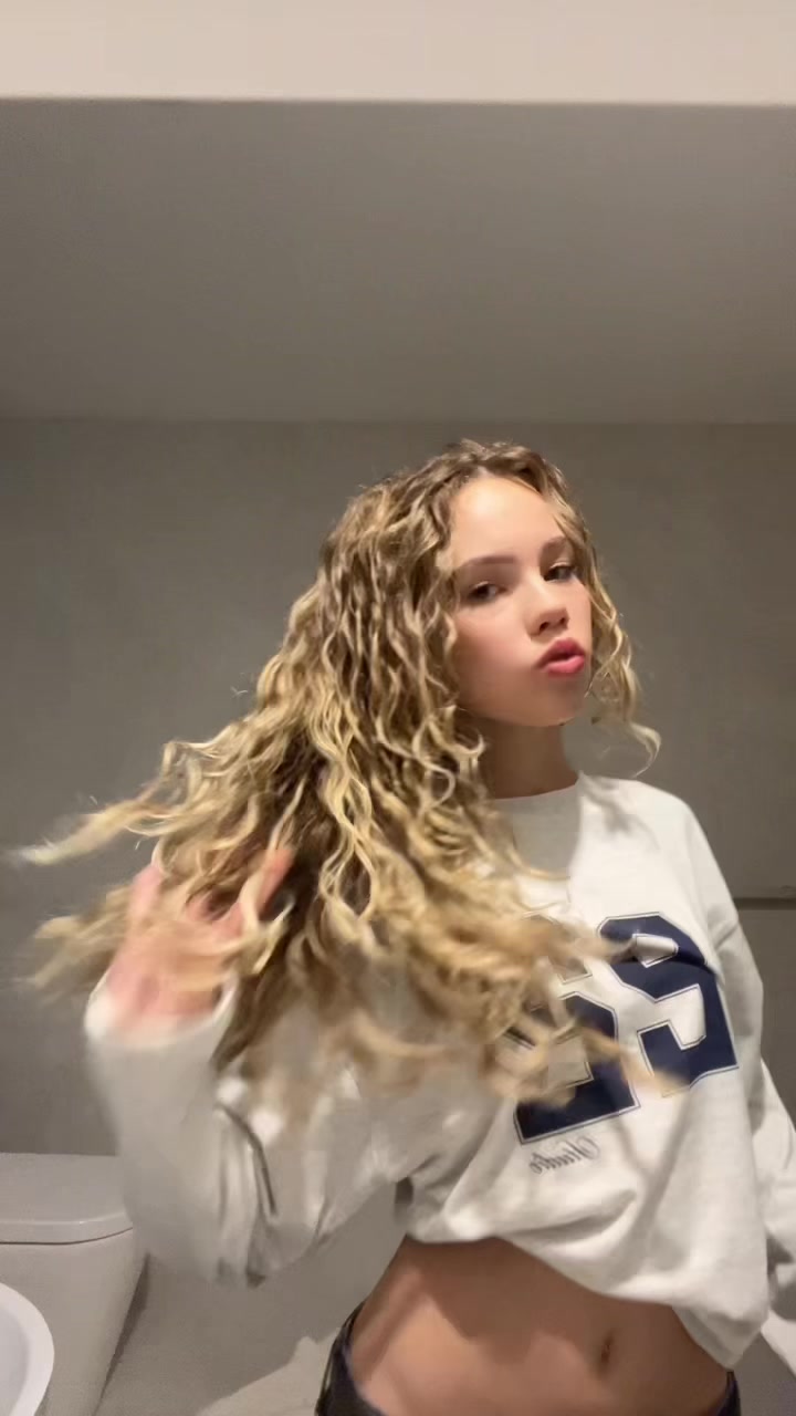 @LAYLA🫧🩰
