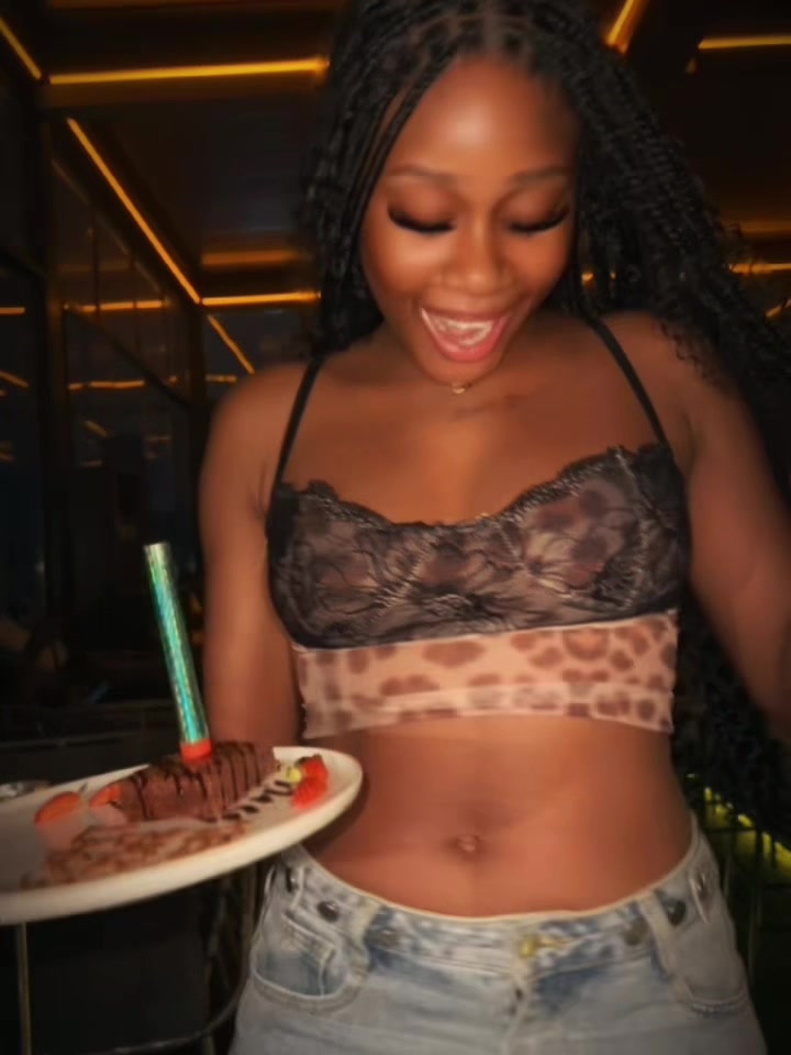 @missvivian29