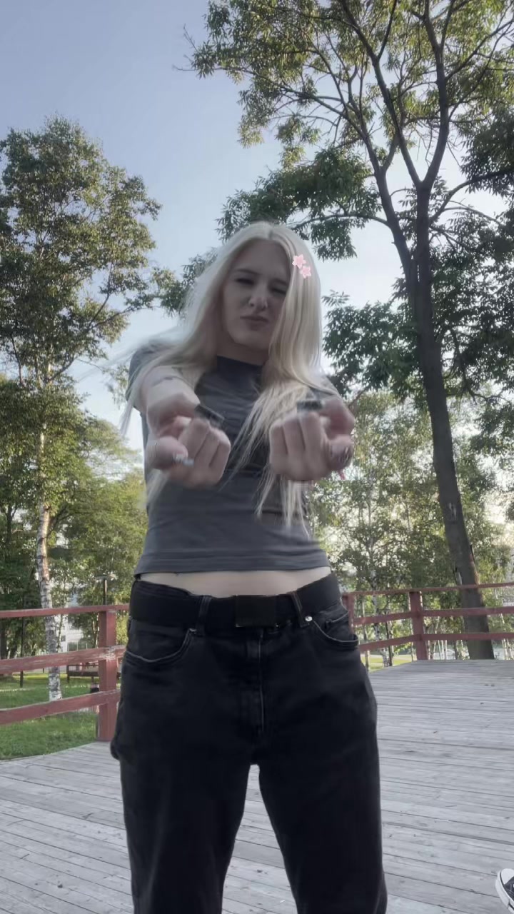 @kisswnnyc