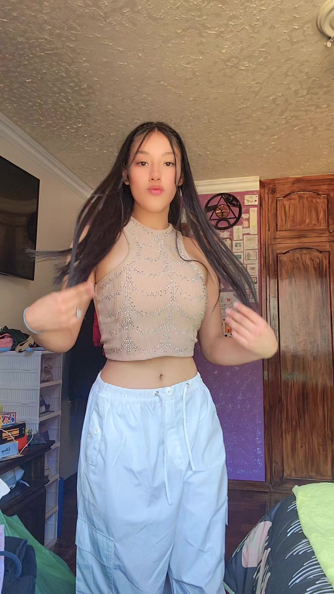 @Thais_v3