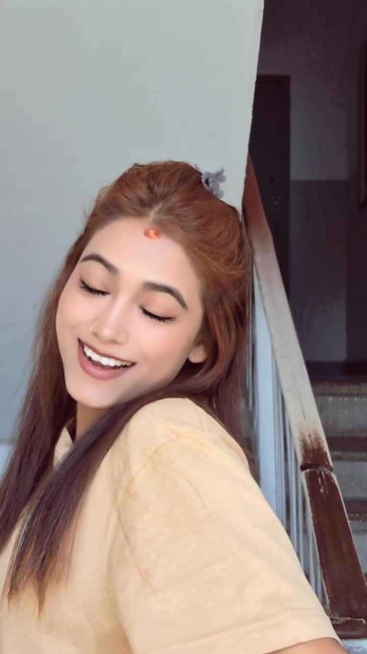@Miss_👑M@nDaL🇳🇵❤️💍