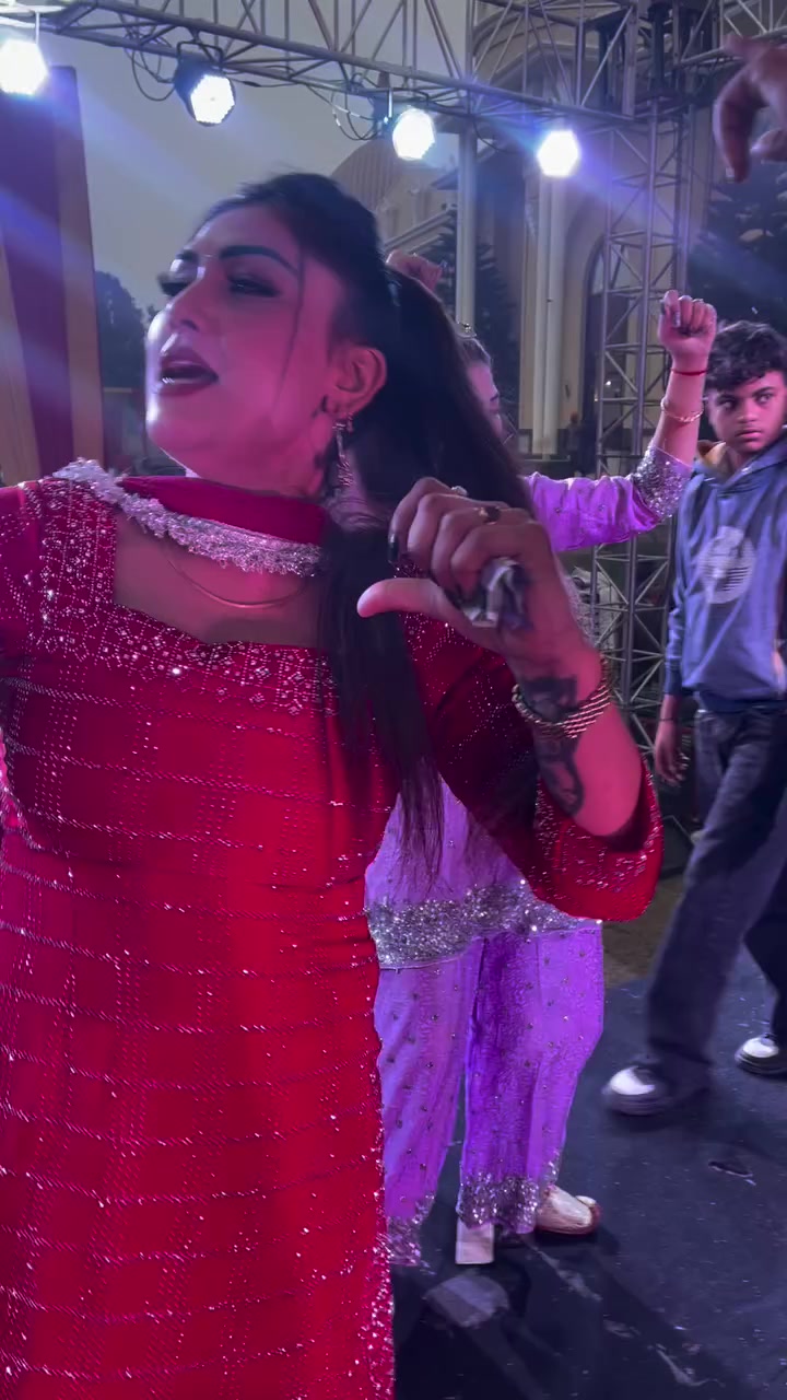@Aj_Malika011