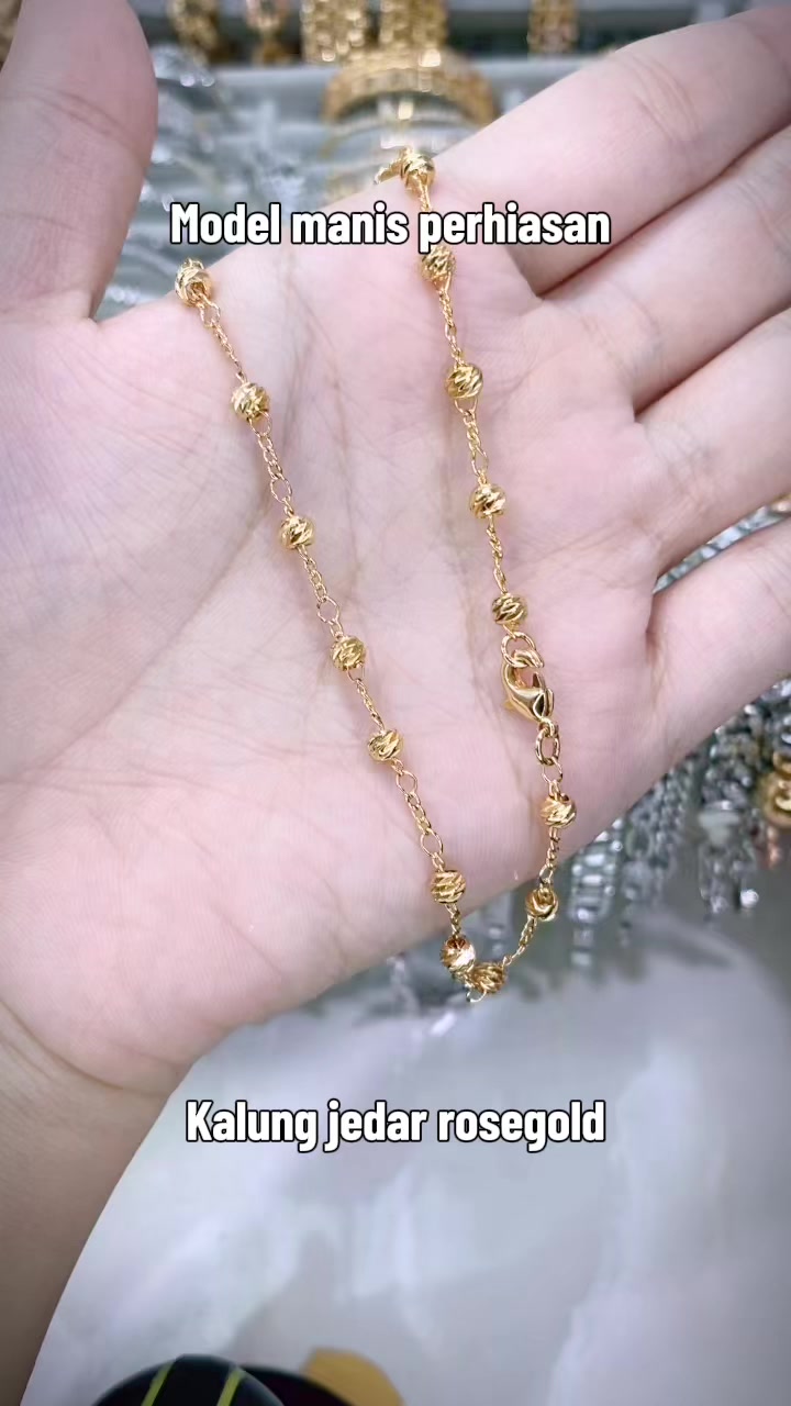 @Model Manis Perhiasan
