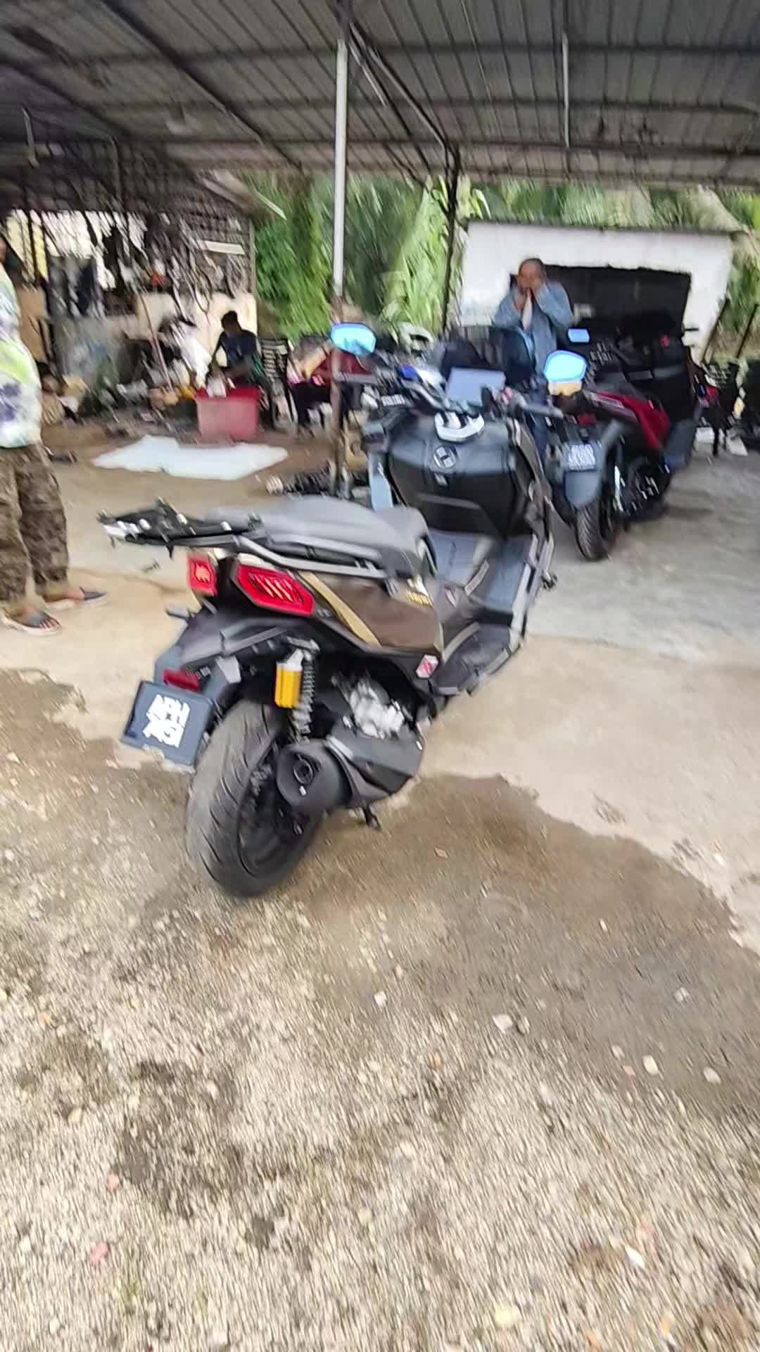 @ahli mesyuarat tingkap