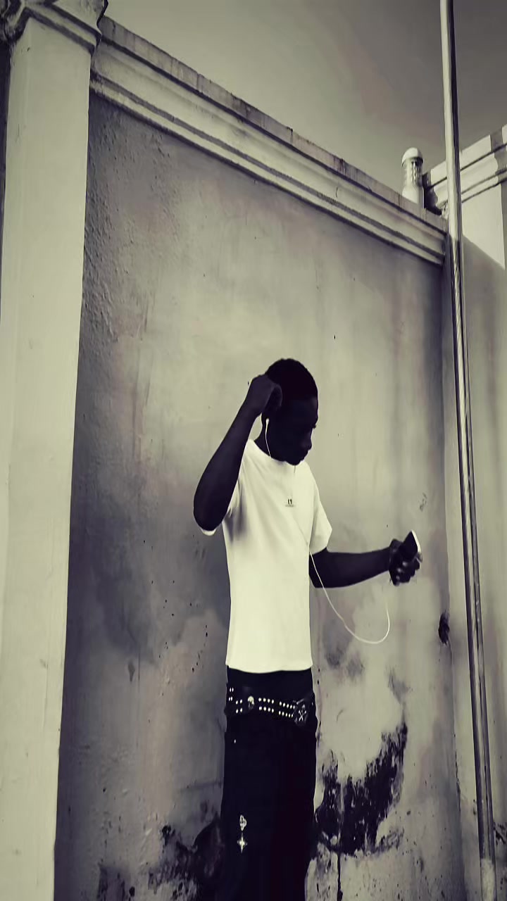 @ØLÀ MONEY