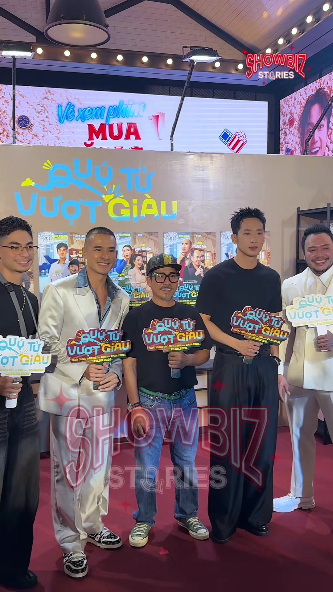 @Showbiz Stories