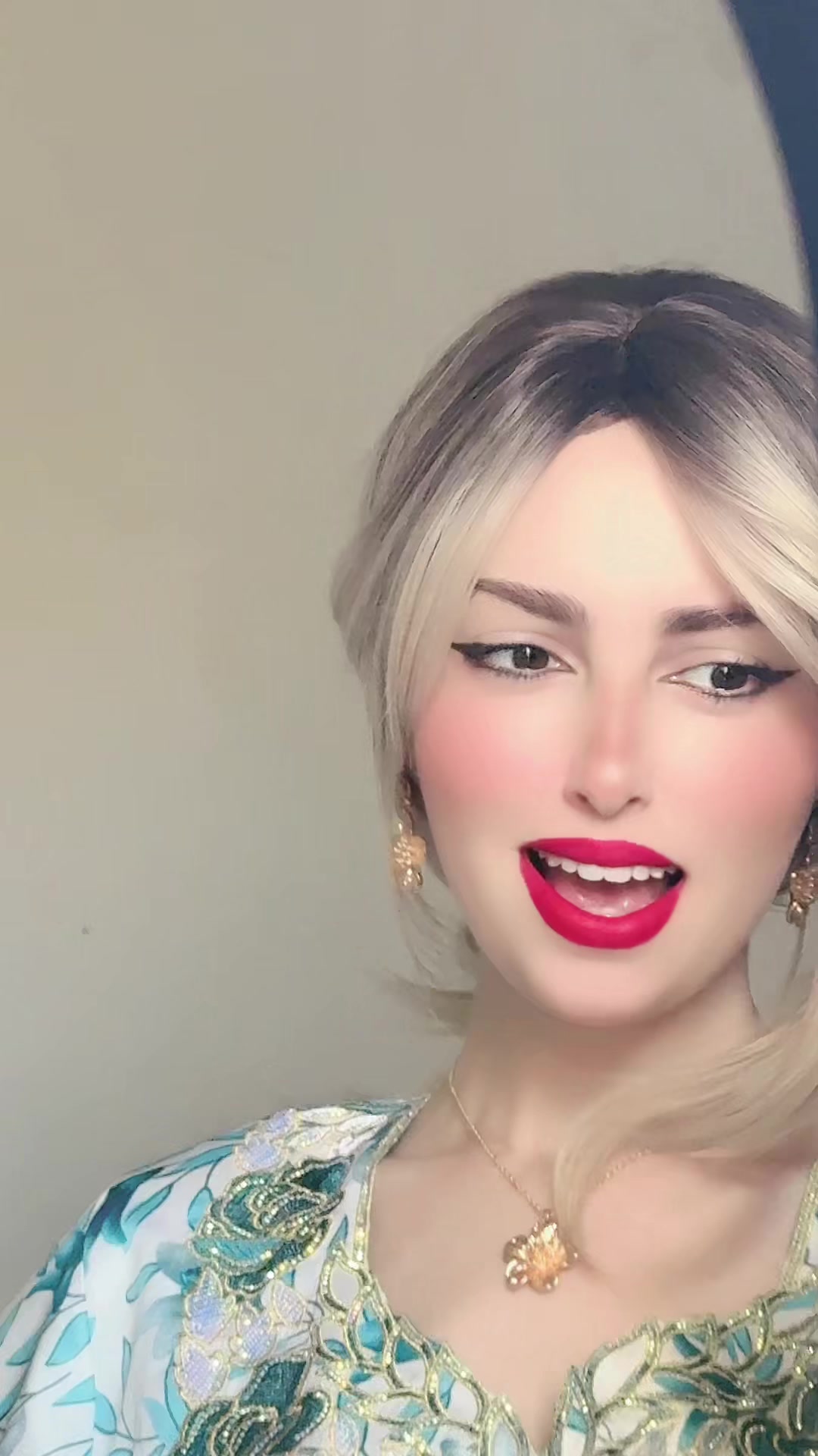 @Misshind