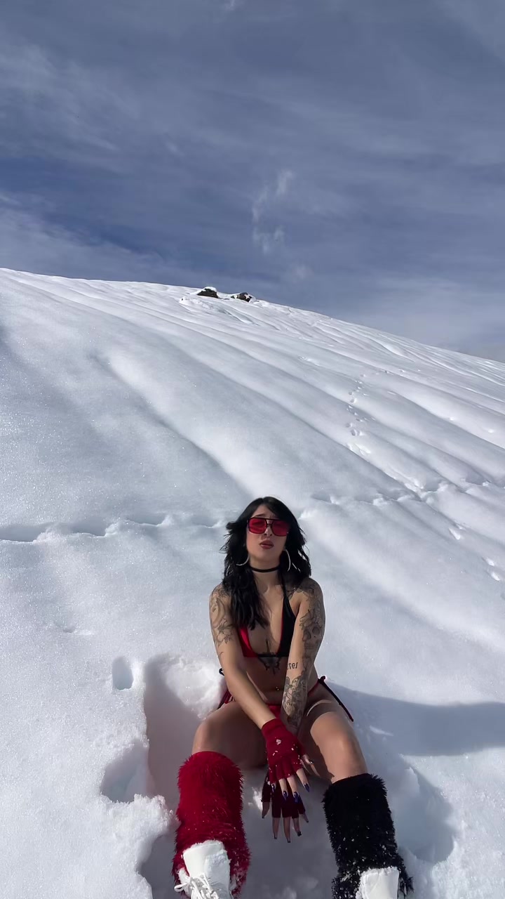 @itsdanisixx