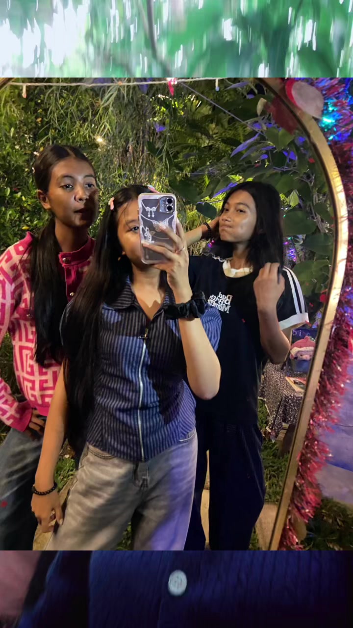 @ស្រីតាក្មេងខ្ជូត