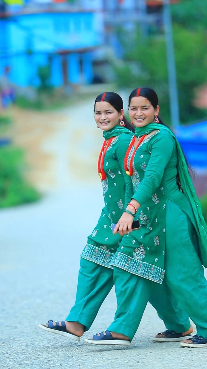 @@Twins sister's