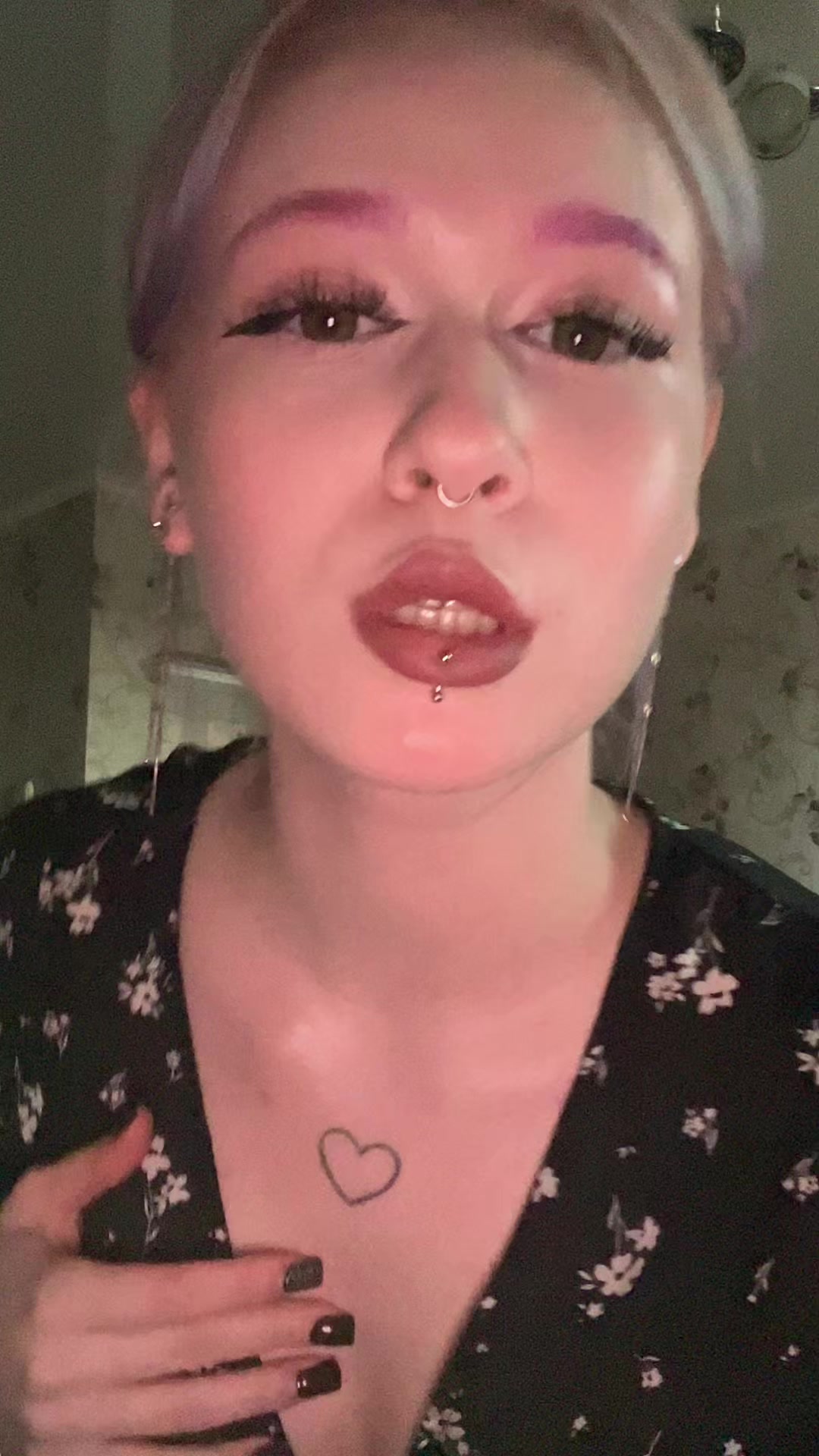 @Кью