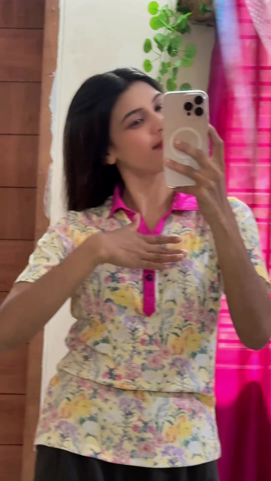 @👩🎓⚖️Arshi +(আরু)⚖️🎓