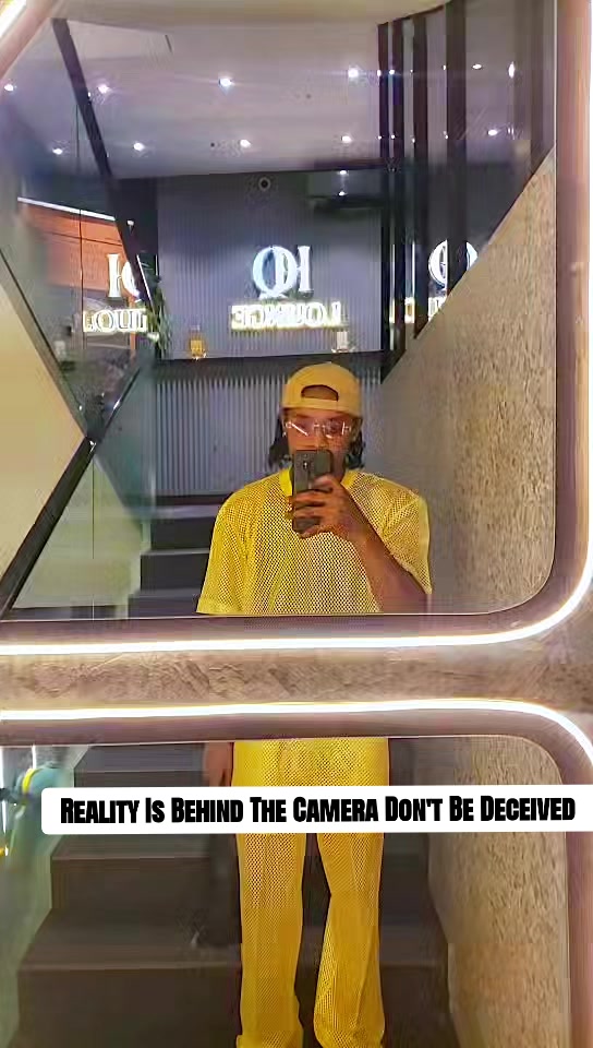 @VICTORIOUSAYO👑(DEMAJESTYHYPE)