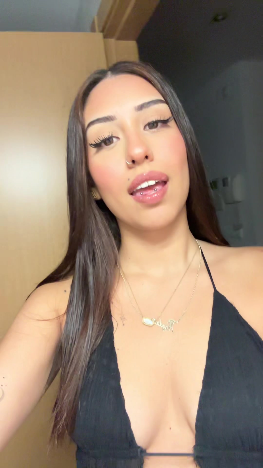 @laanyiyi ✨