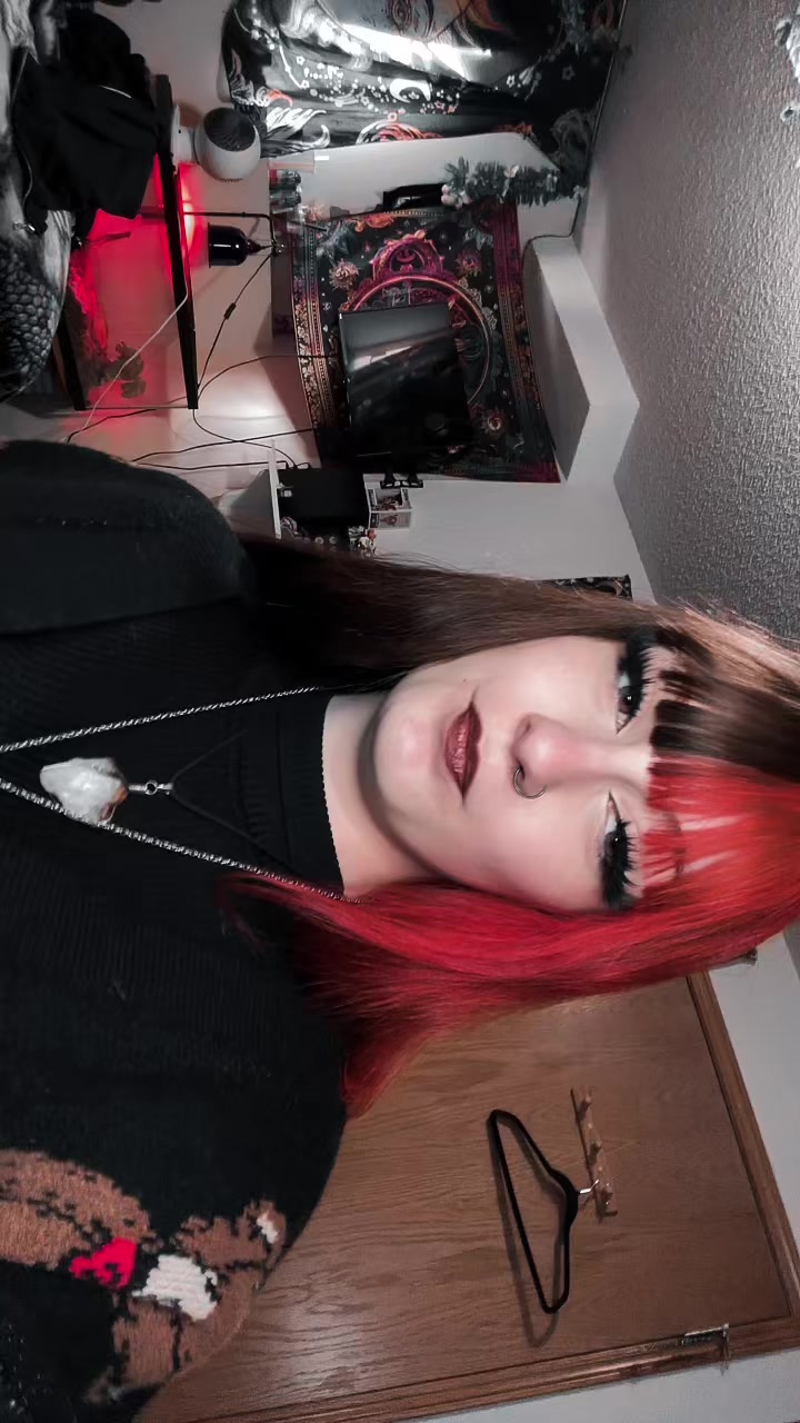 @Jayde🕷️