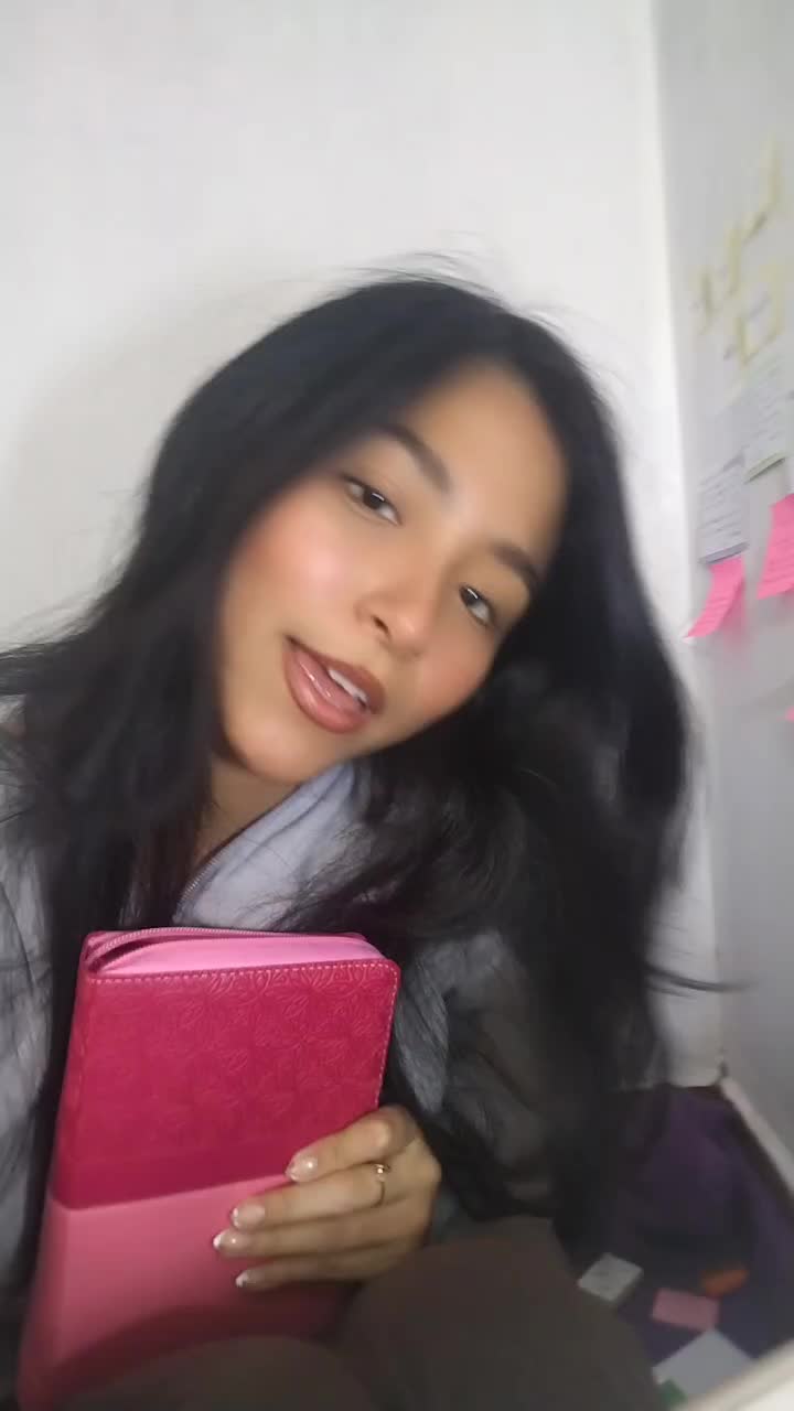 @Naomyjulca