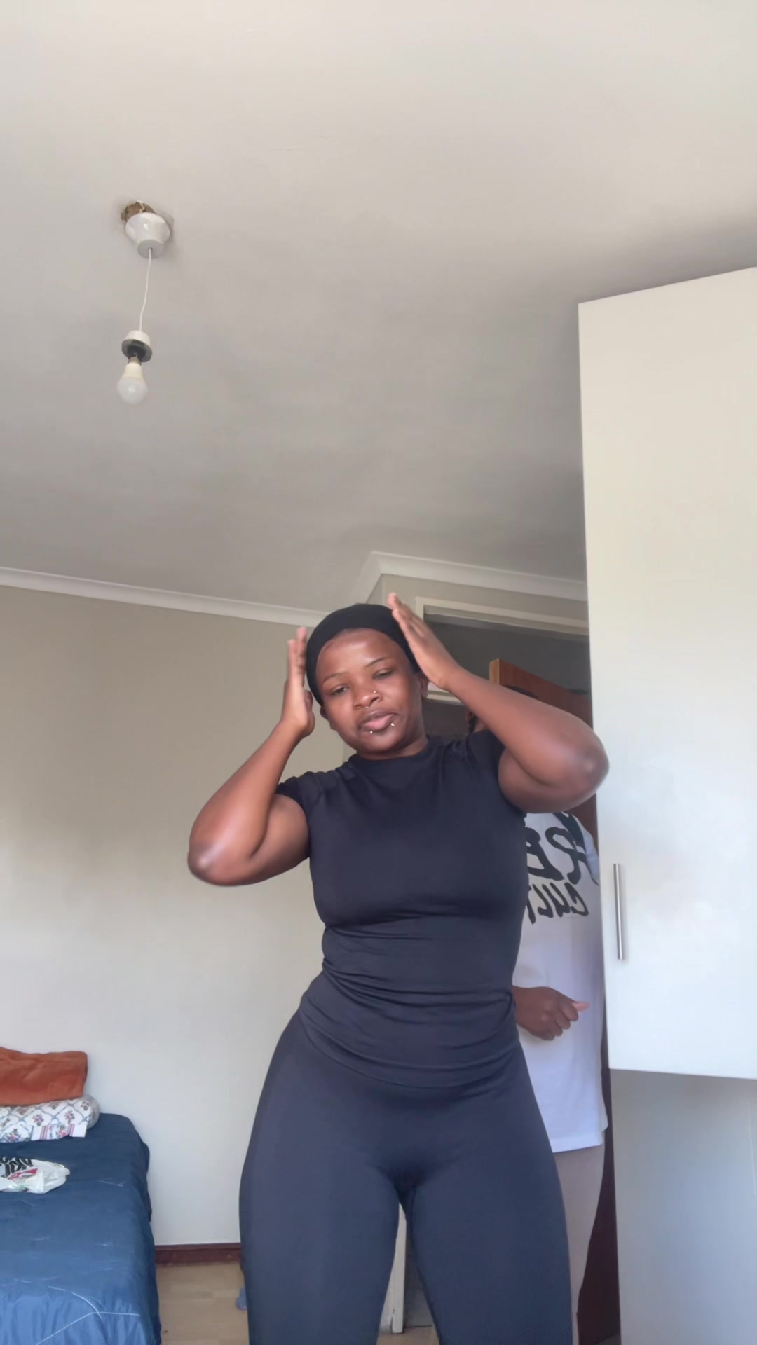 @Tshidi