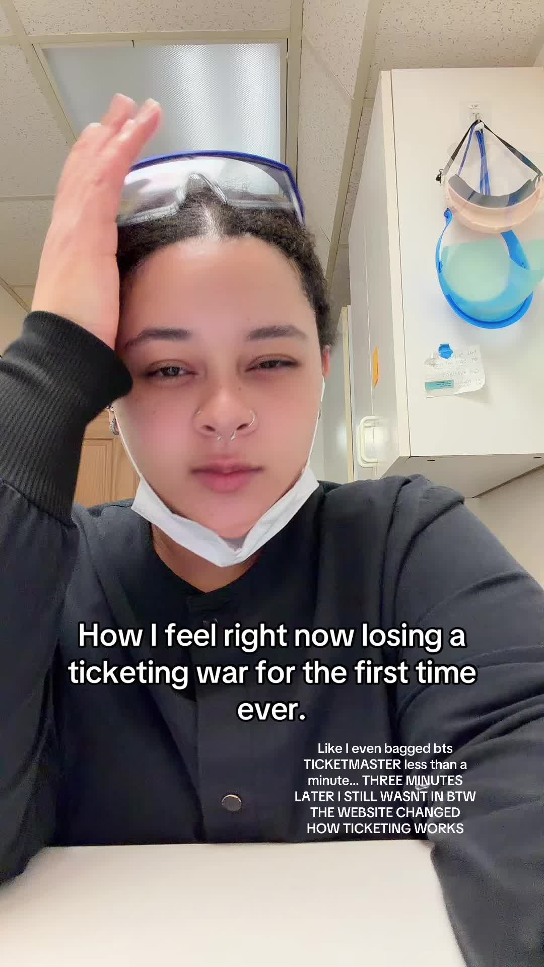 @T<3