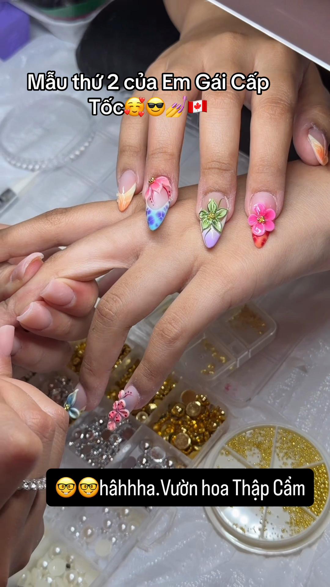 @KimmieNails🇻🇳&hearts;️🇨🇦Tấu H&agrave;i😜