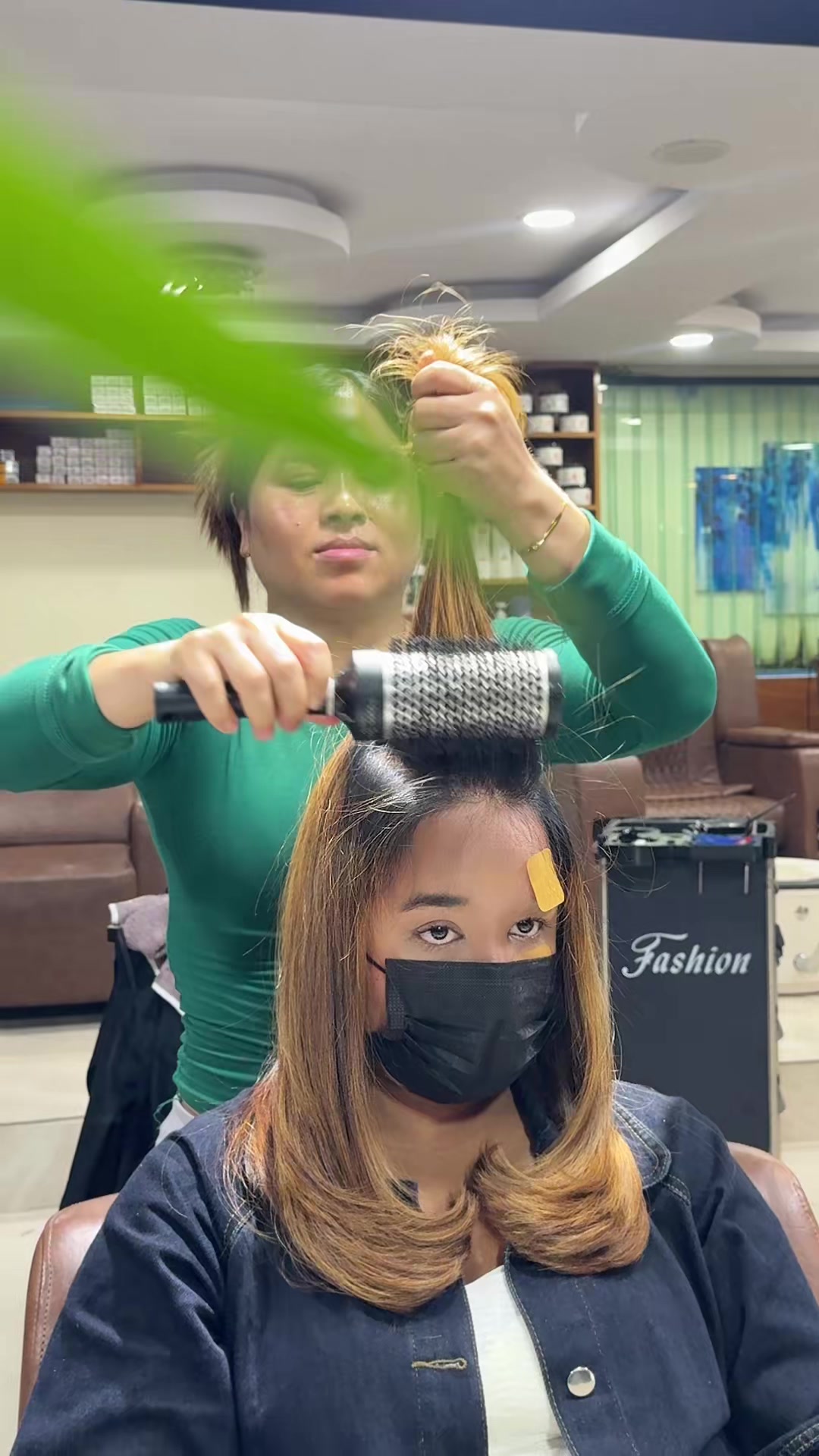 @Crown & Curls Unisex Salon