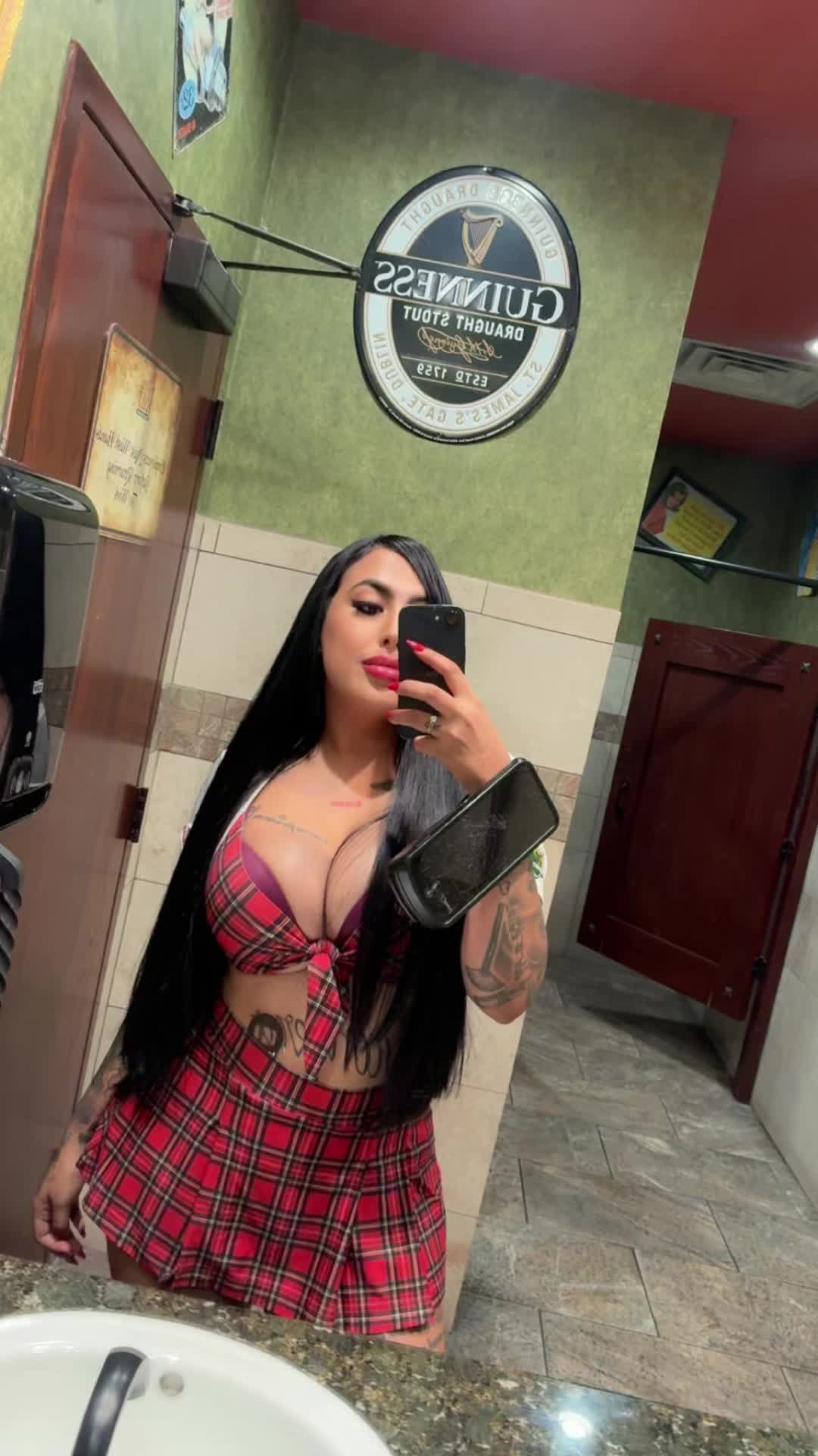 @Erikasaldana