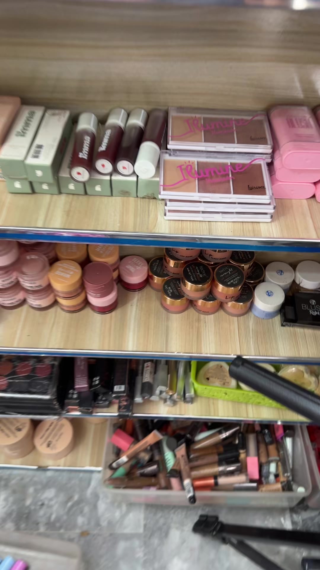 @Cosmetics By Minahil khan