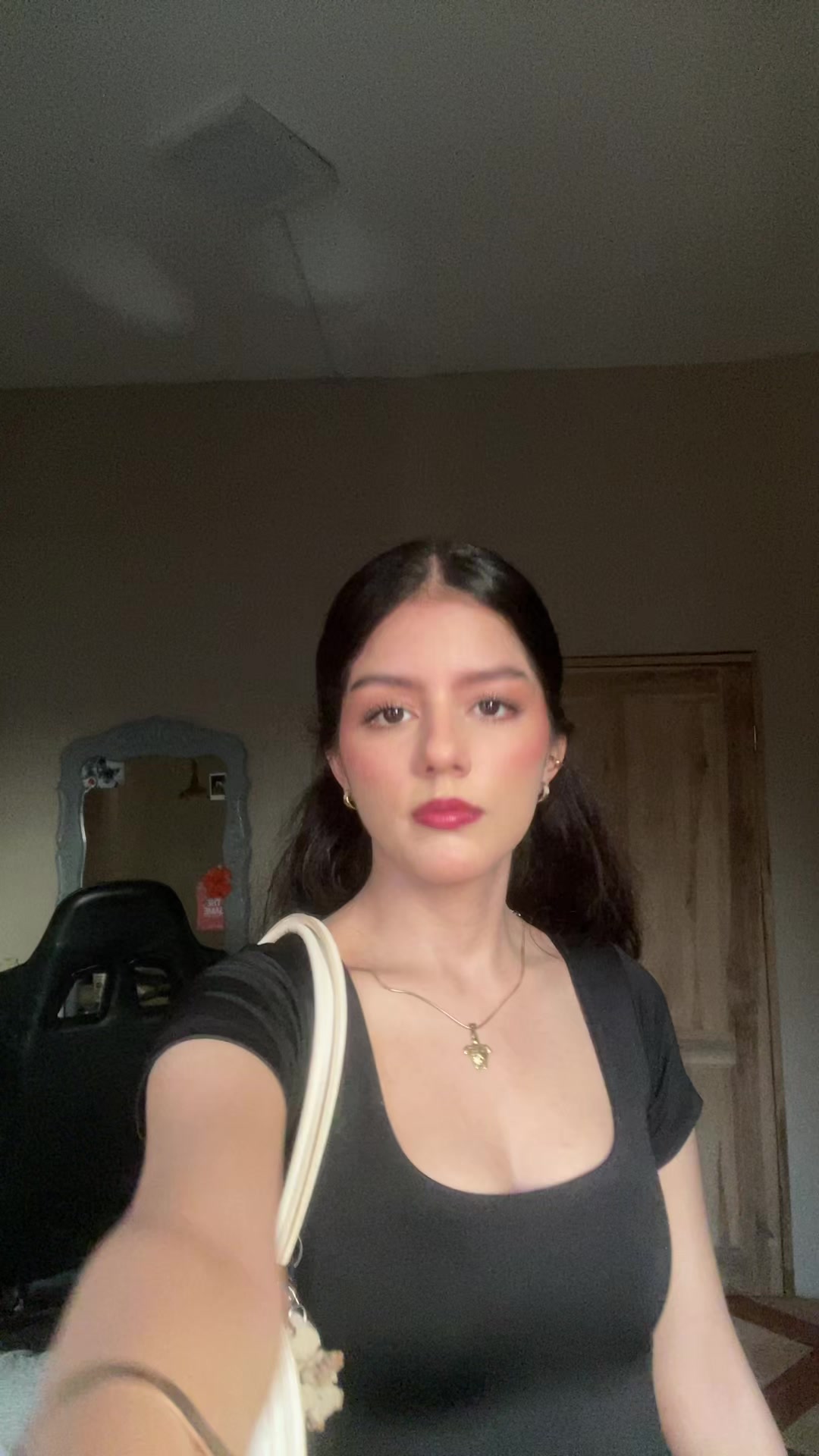@hilaryholic