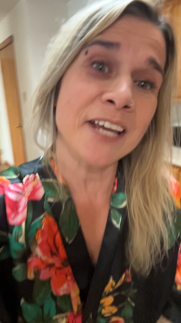 @Hotmomvibes