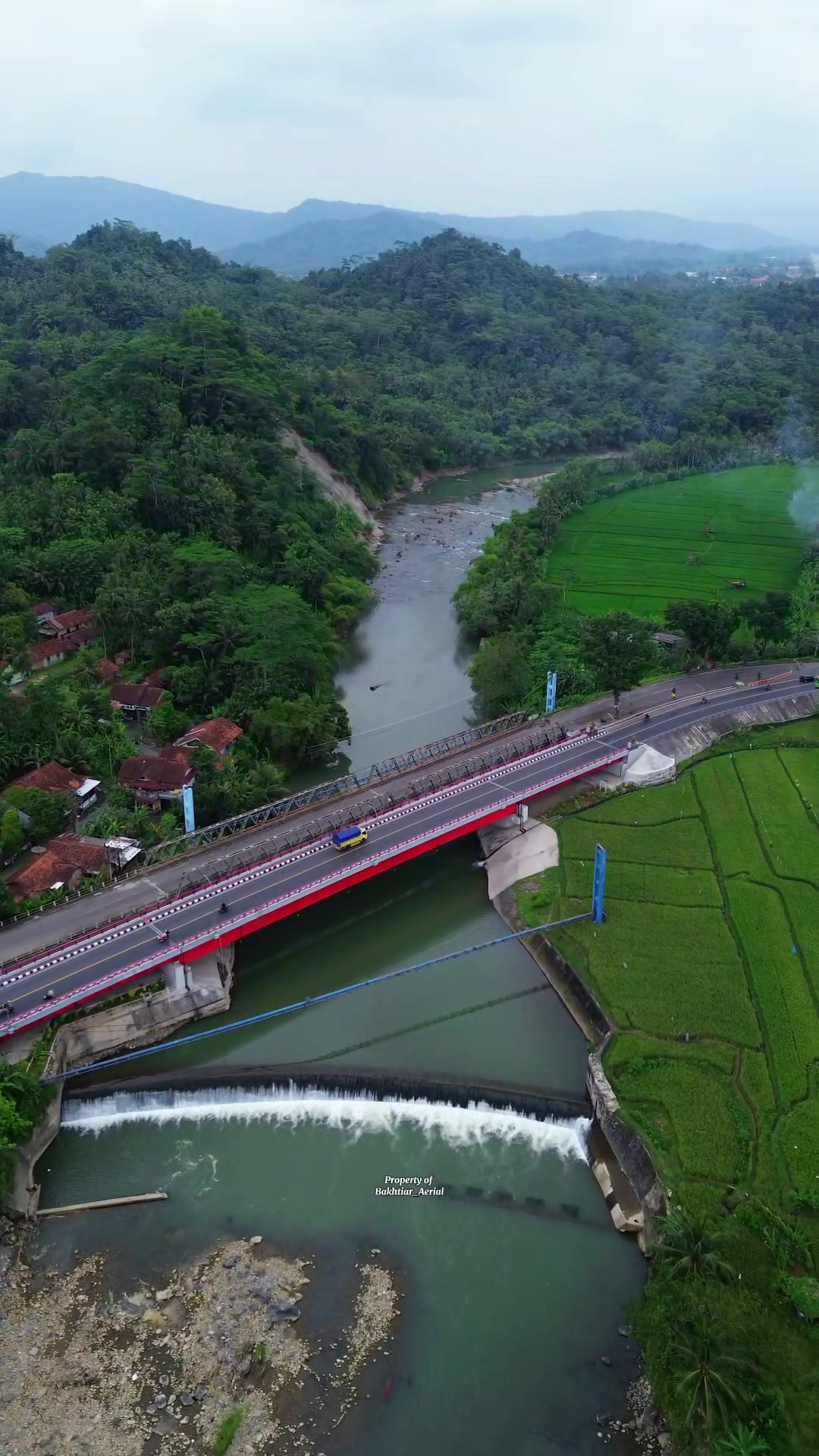 @Bakhtiar_Aerial/Warung_MbaTari